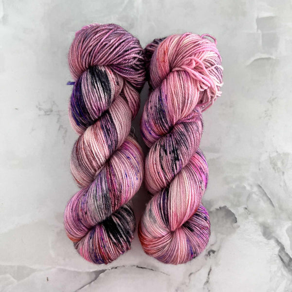Sorcière (115g) + Pavot (25g) - Ensemble de laine pour bas SW BFL/nylon, prête à partir