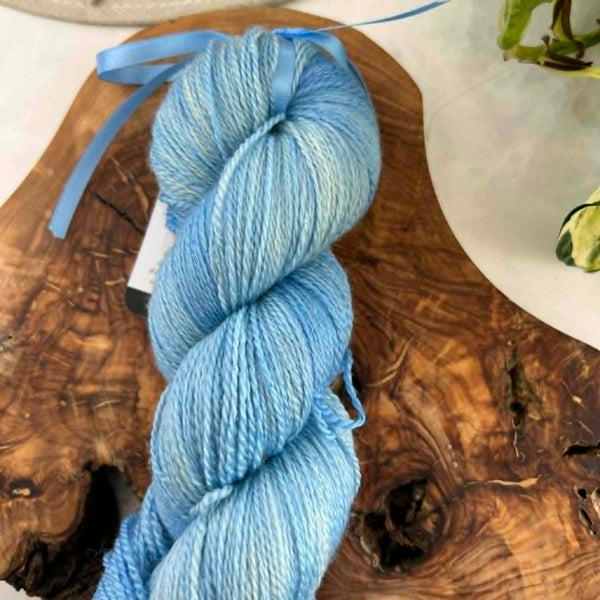 Myosotis (LIQUIDATION - petits défauts) - Laine grosseur lace merino/cachemire/soie, prête à partir
