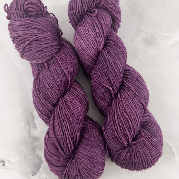 Dahlia - Laine grosseur fingering SW merino/nylon, prête à partir