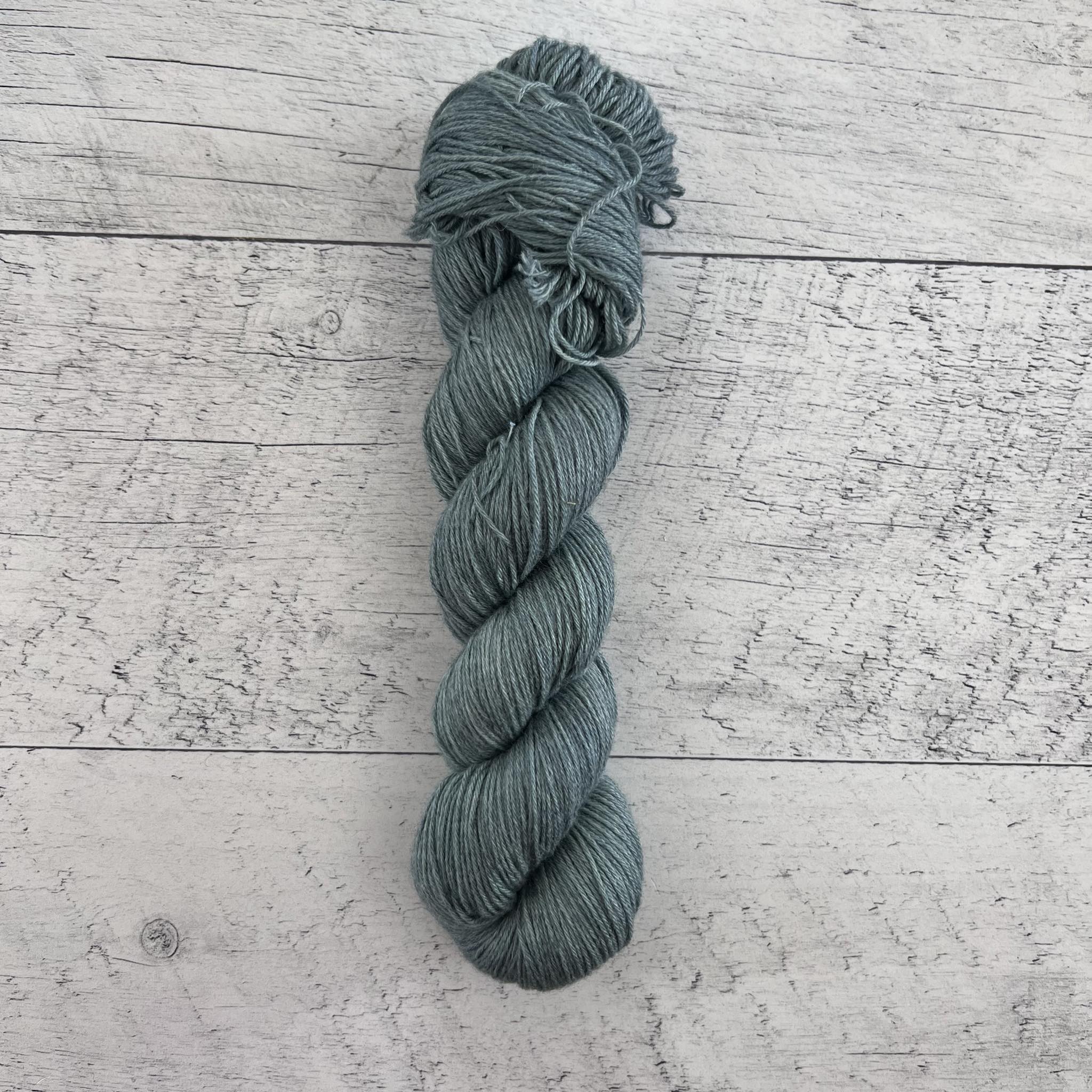 Conifères - Laine grosseur fingering SW merino/coton, prête à partir