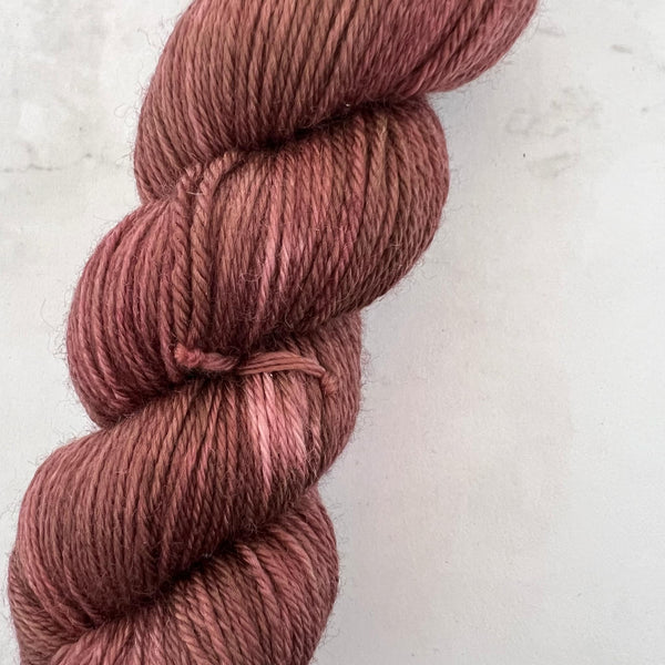 Noisette petits défauts (LIQUIDATION) - Laine grosseur DK, 100% polwarth, prêt à partir (Copie) (Copie) (Copie)