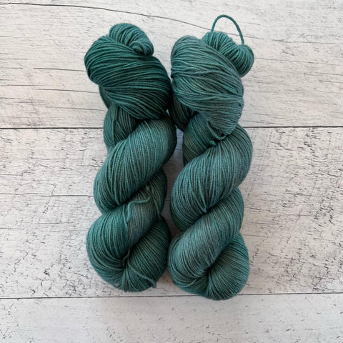 Sapin - Laine grosseur fingering SW merino/nylon, prête à partir