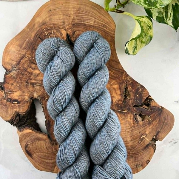 Myosotis - Laine grosseur fingering merino/yak/nylon SW, prête à partir
