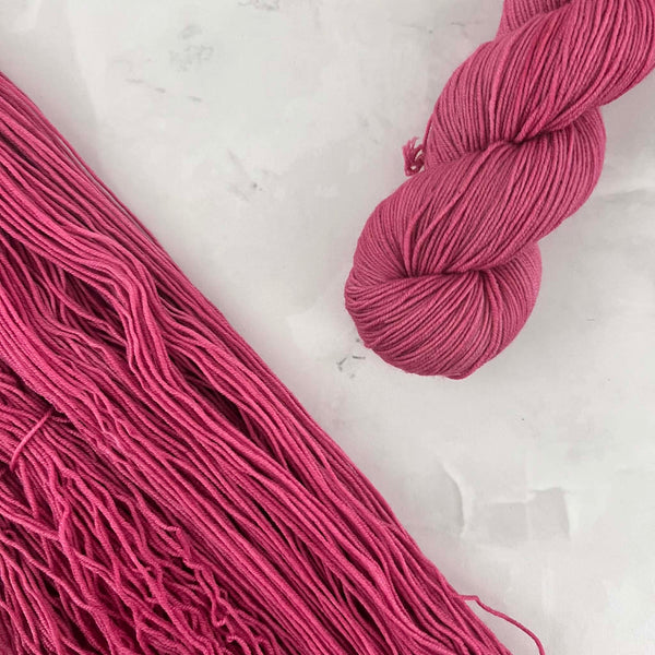 Hibiscus - Laine grosseur fingering SW merino/nylon, prête à partir