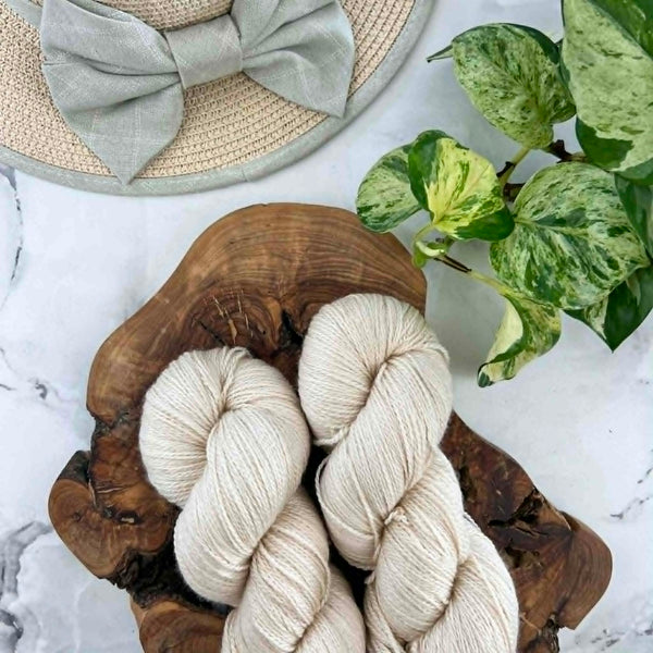 Champagne - Laine grosseur lace merino/cachemire/soie, prête à partir