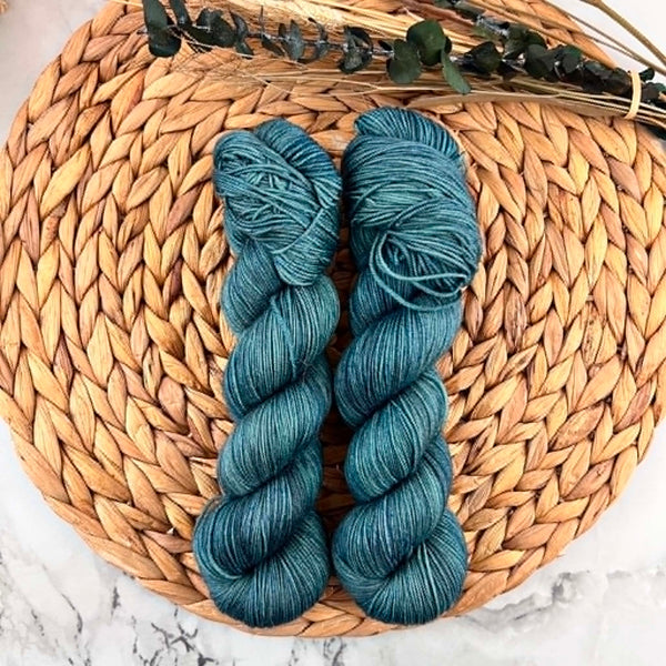 Conifère - Laine grosseur fingering merino/alpaga/nylon, prête à partir
