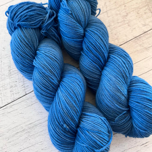 Surf - Laine grosseur fingering superwash BFL/nylon, prête à partir