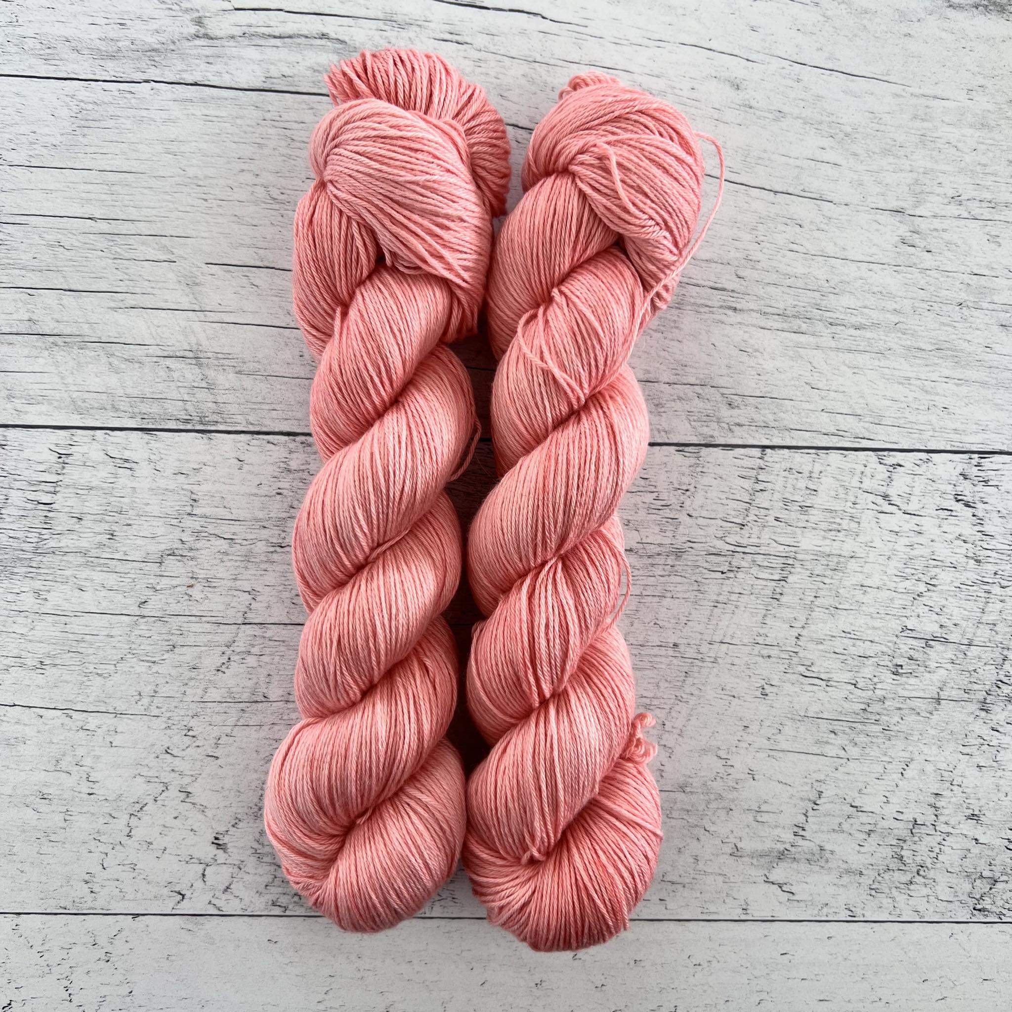 Floraison - Laine grosseur fingering SW merino/coton, prête à partir