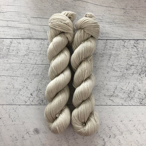 Cendres - Laine grosseur fingering SW merino/coton, prête à partir