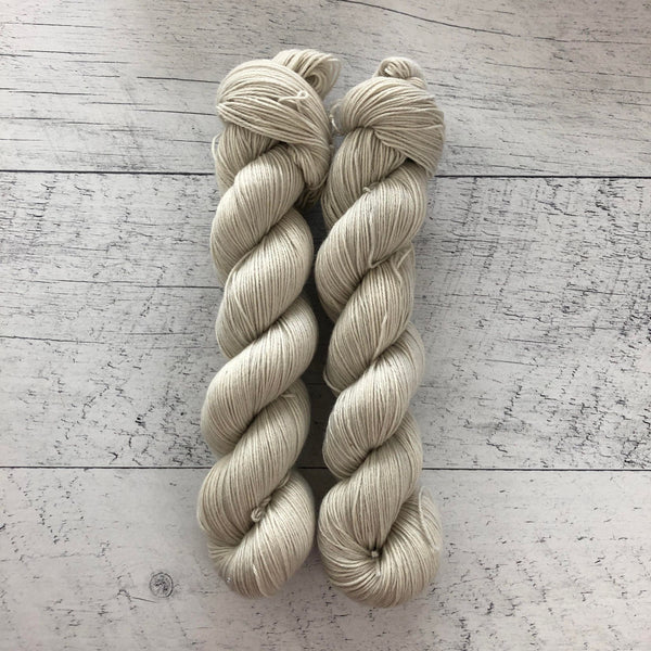 Cendres - Laine grosseur fingering SW merino/coton, prête à partir