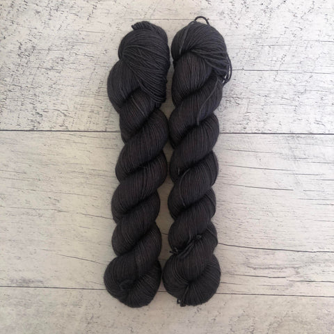 Ardoise - Laine grosseur fingering merino/yak/nylon SW, prête à partir