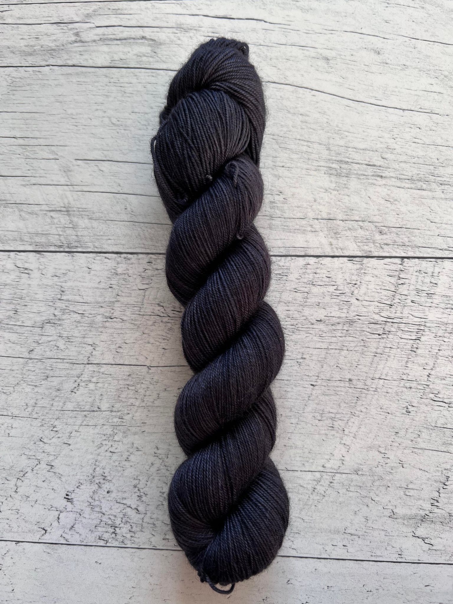 Belle de nuit - Laine grosseur fingering merino/yak/nylon SW, prête à partir