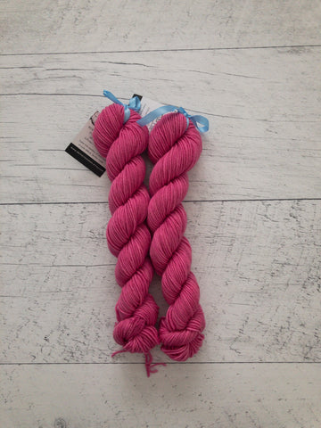 Flamingo - Mini écheveau de laine grosseur fingering SW merino/nylon, prêt à partir