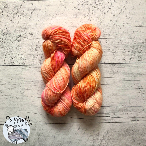 Bonbon pétillant - Laine grosseur fingering SW merino/nylon, prête à partir