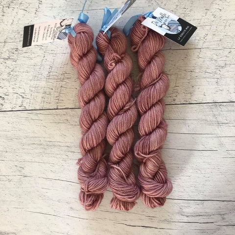 Noël amoureux - Mini écheveaux de laine fingering SW BFL/nylon, prête à partir