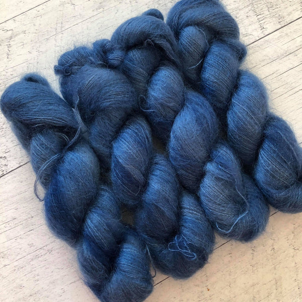 Bleu velours - Laine grosseur dentelle lace mohair/soie, prête à partir