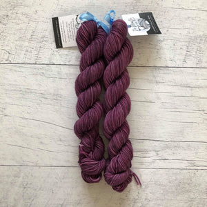 Bottines - Mini écheveau de laine grosseur fingering SW merino/nylon, prêt à partir