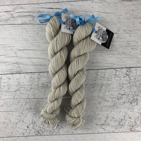 Cendres - Mini écheveau grosseur fingering SW merino/nylon, prêt à partir